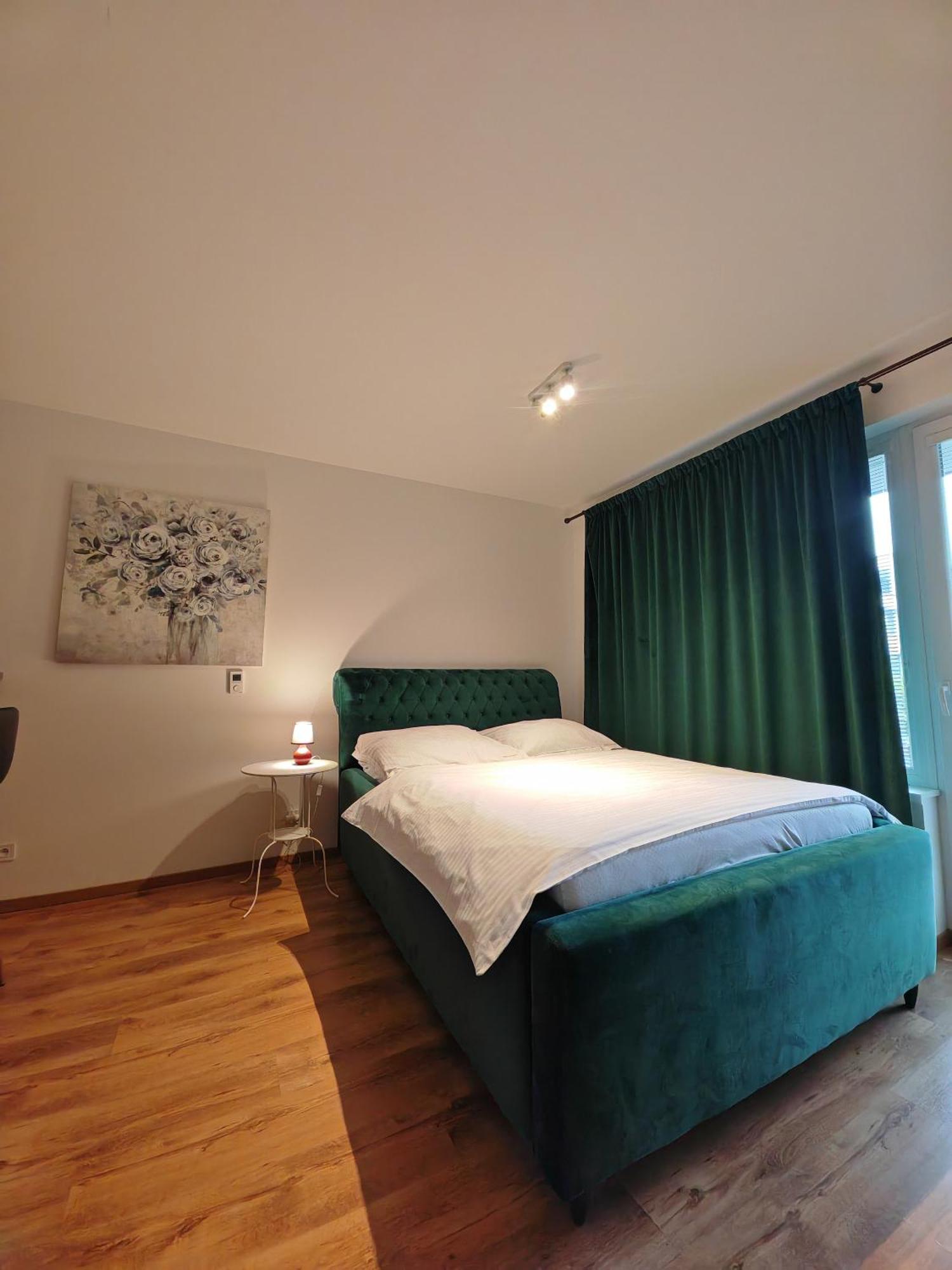 Entrez Radnica Apartment Kosice Bagian luar foto