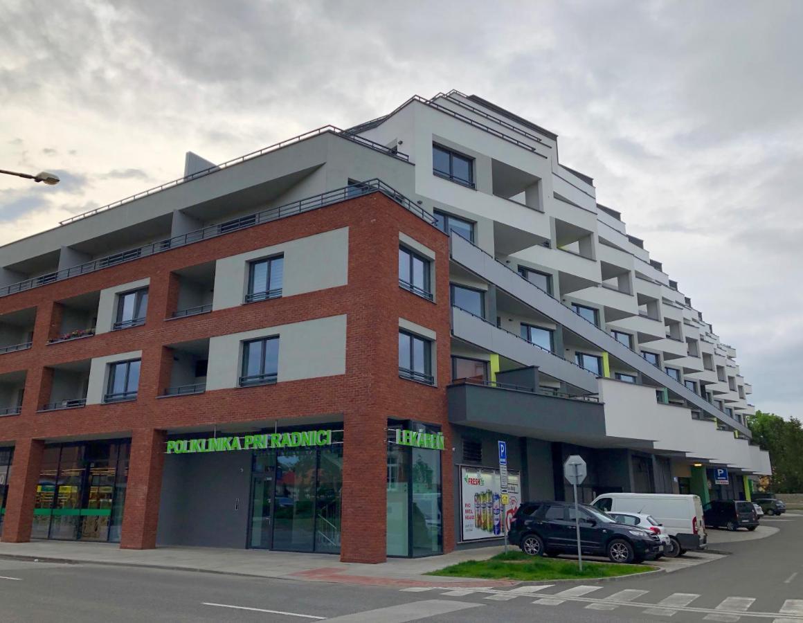 Entrez Radnica Apartment Kosice Bagian luar foto