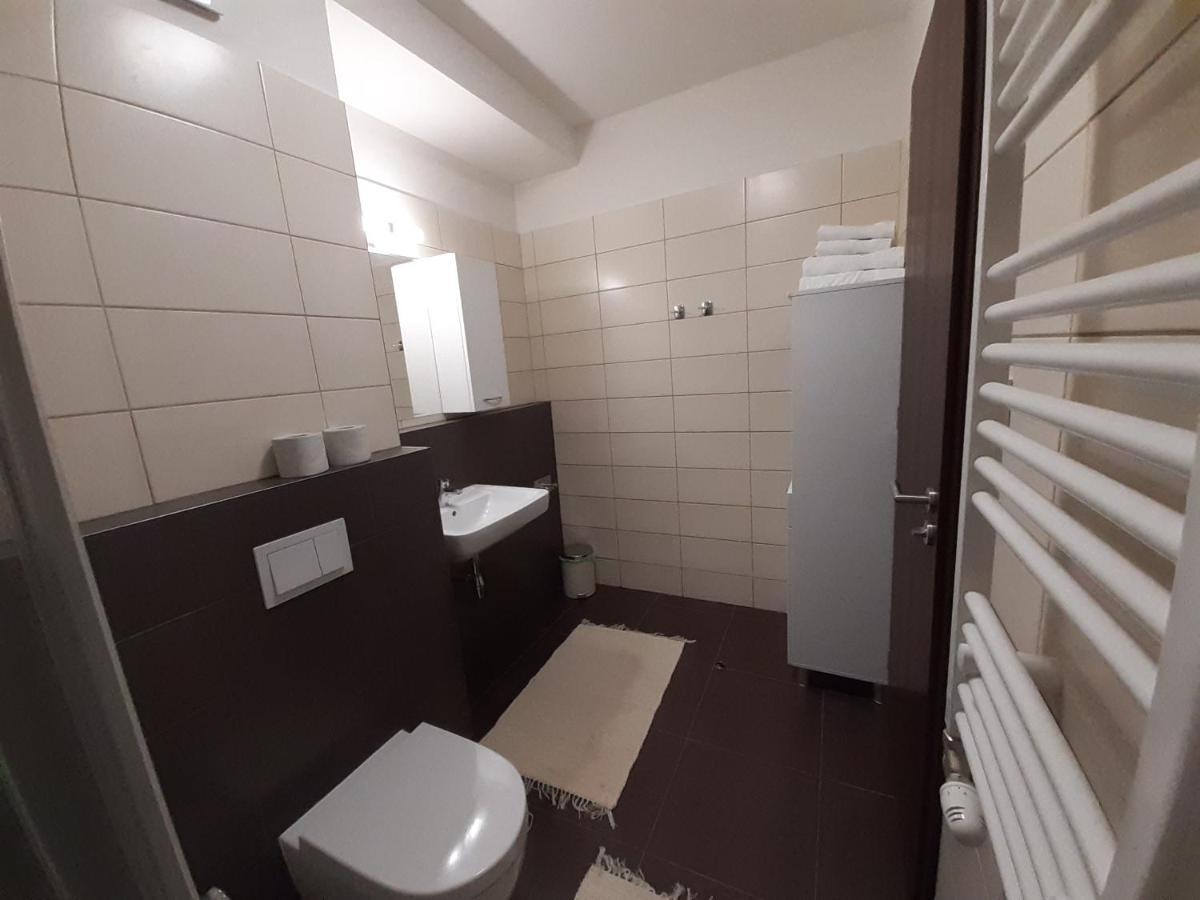 Entrez Radnica Apartment Kosice Bagian luar foto