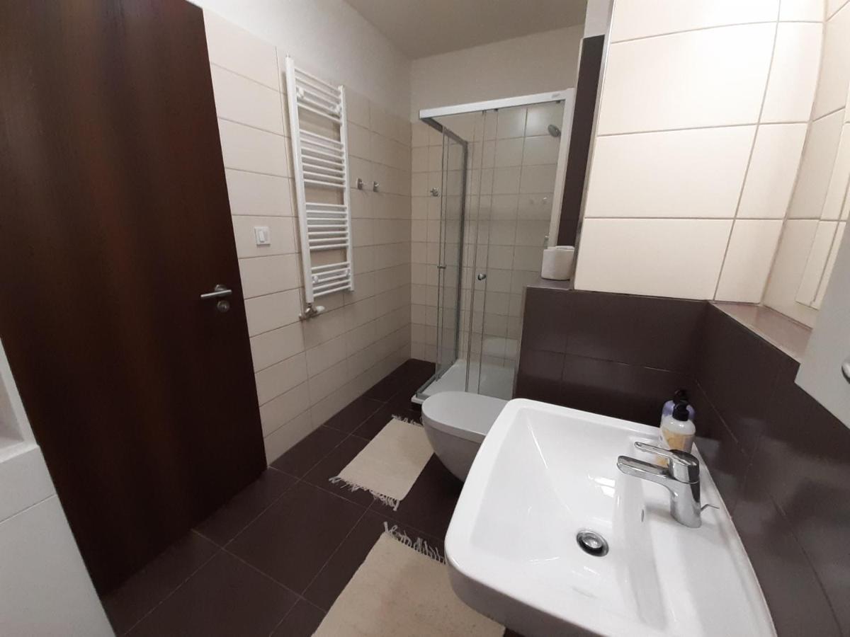 Entrez Radnica Apartment Kosice Bagian luar foto